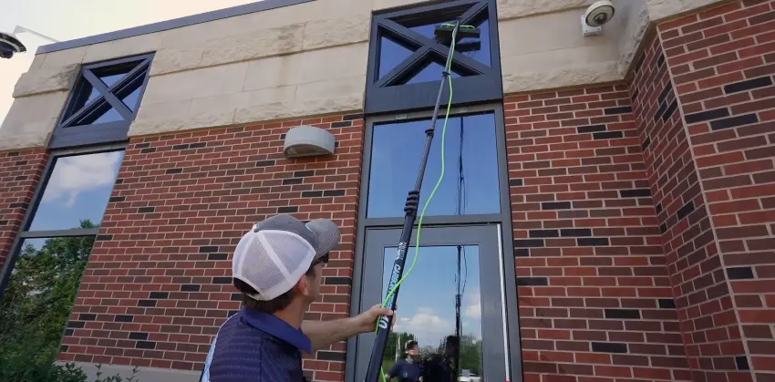 Window cleaners serving homes and businesses in Bellingham